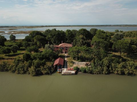 Isola Falconera